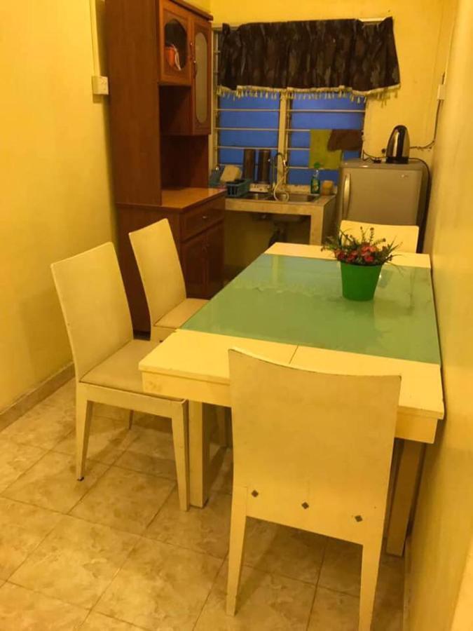 Trisya Homestay Kuala Terengganu Exterior photo